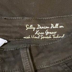 Hot in Hollywood shorts